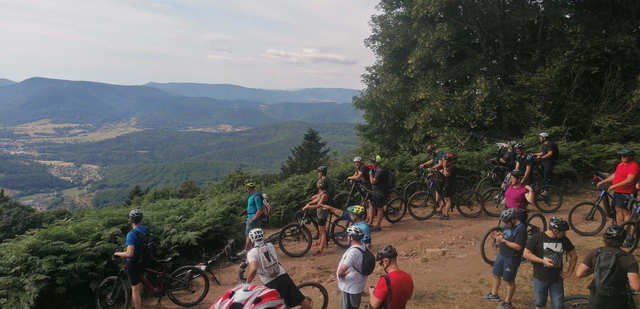 Stage VTT électrique en forêt